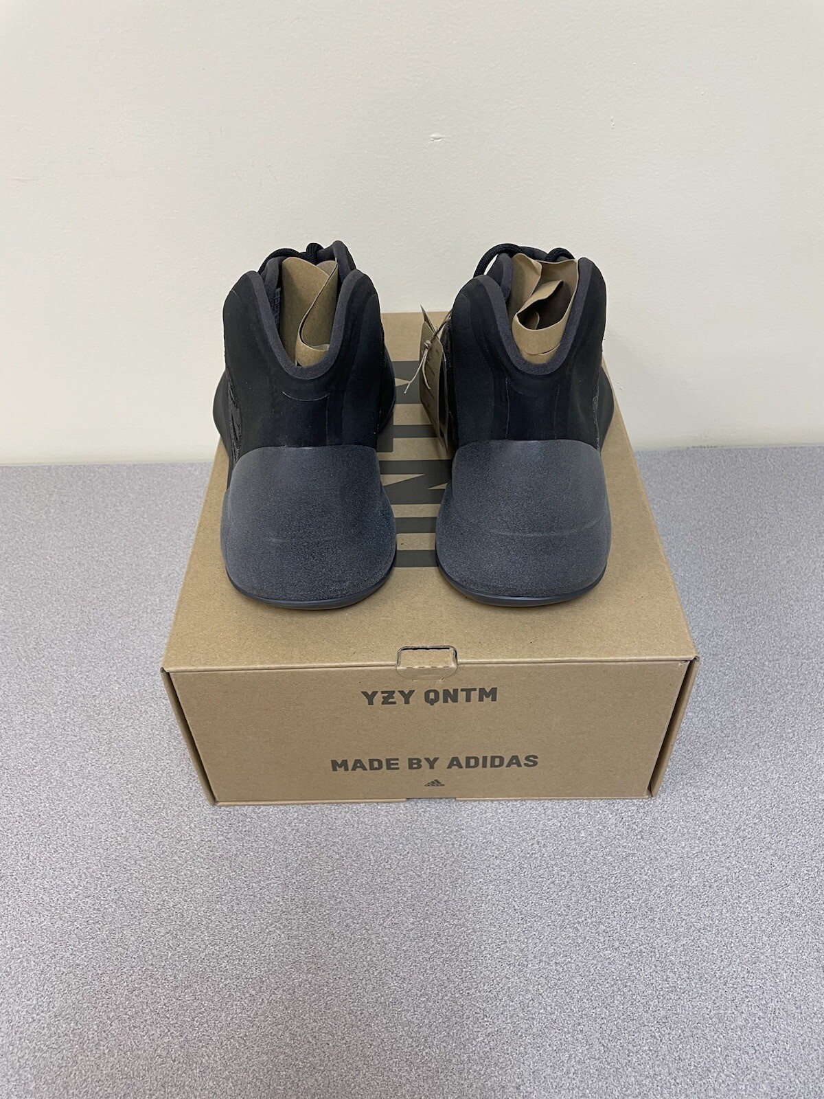 Men’s US Size 7 – adidas Yeezy QNTM Quantum Onyx GX1317 New Authentic