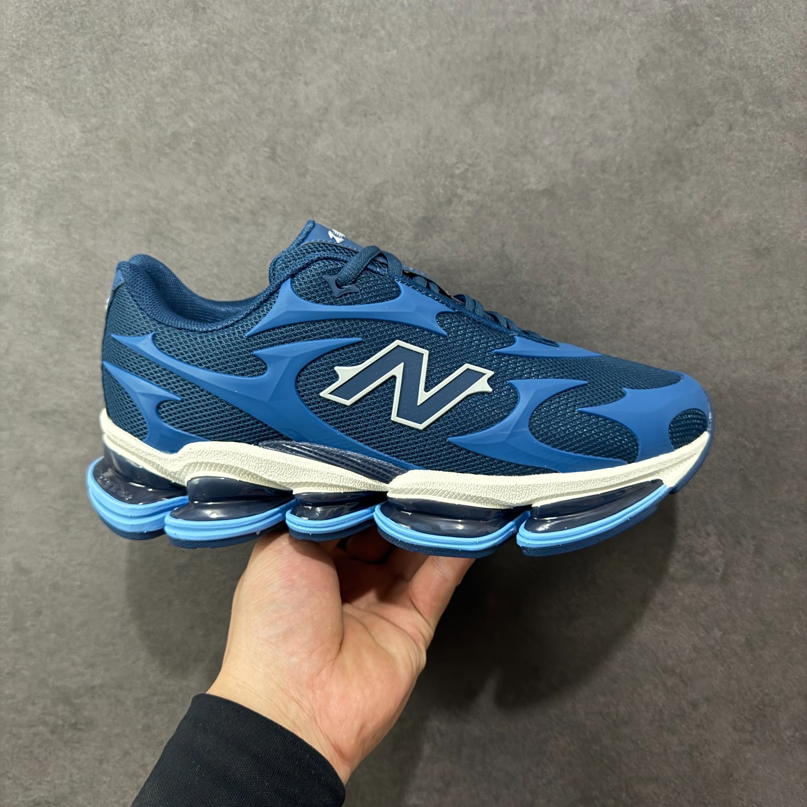 NB Abzorb 2000 Deep Blue Cream U2000BA Mens New