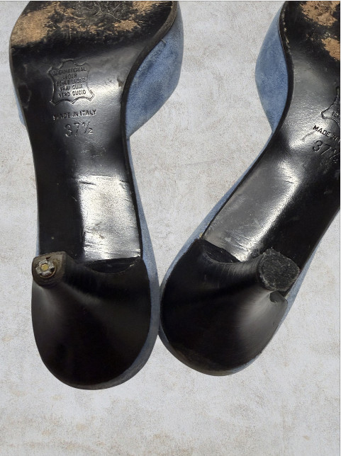 BARNEY’S NEW YORK — Blue Suede Mule Slides, Elegant Pointed Toe, Kitten Heels
