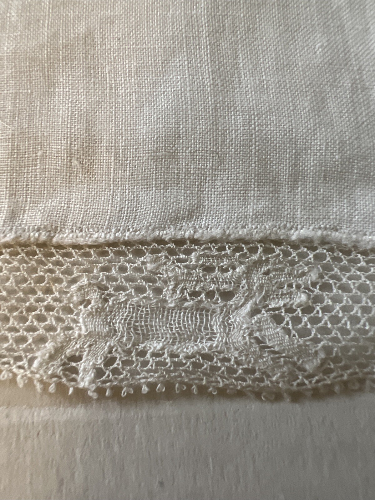 Antique Dog Design Hand Made Fine Linen & Lace Handkerchief 9 Inch Unique