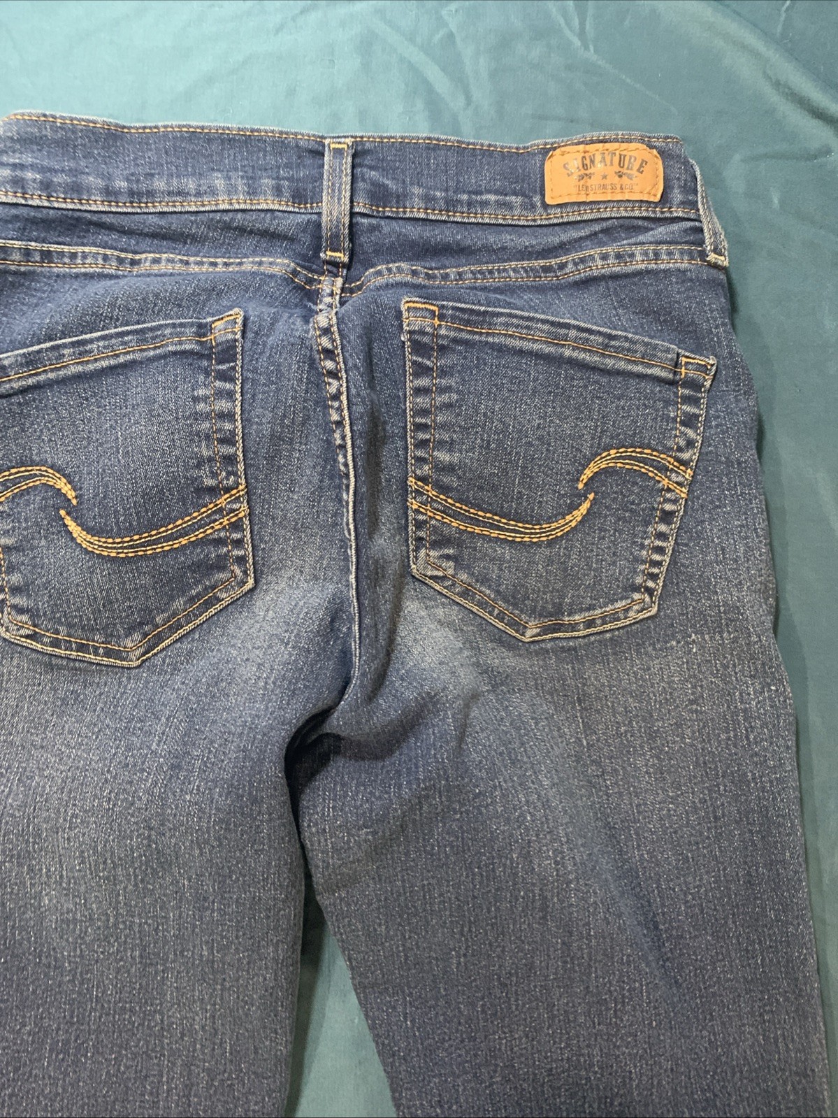 Levi’s Women’s Curvy Bootcut Jeans 4m 27 Waist L 32