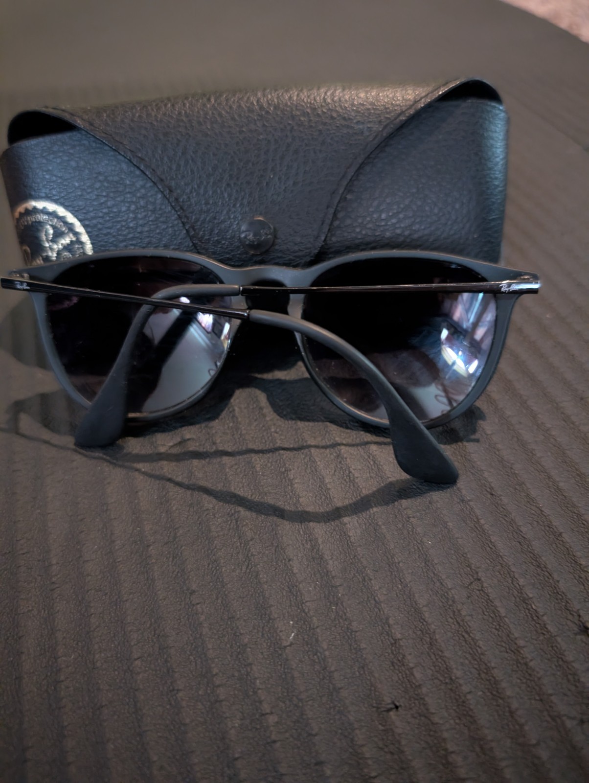 Ray-Ban Bundle SetClubmaster Tortoise Gold & Erika Matte Black Sunglasses Cases