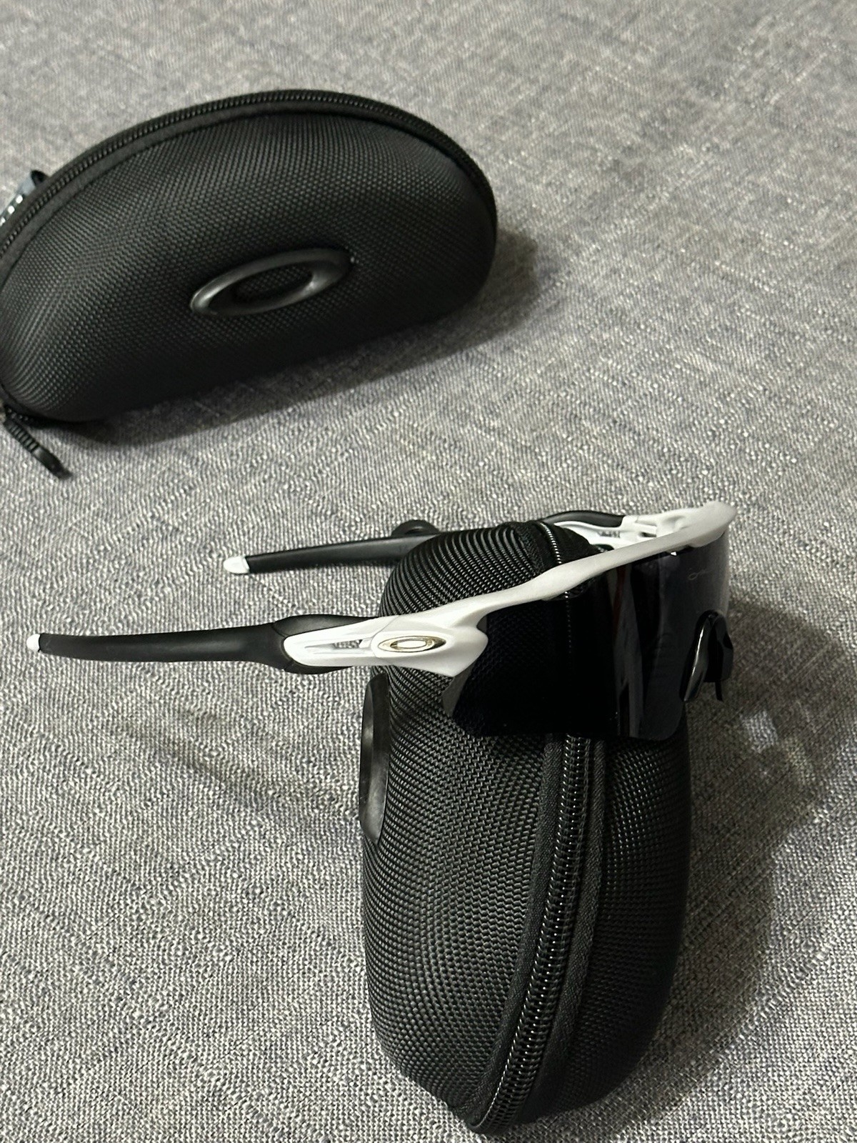 Oakley Radar EV Sunglasses – Stealth Black Lens