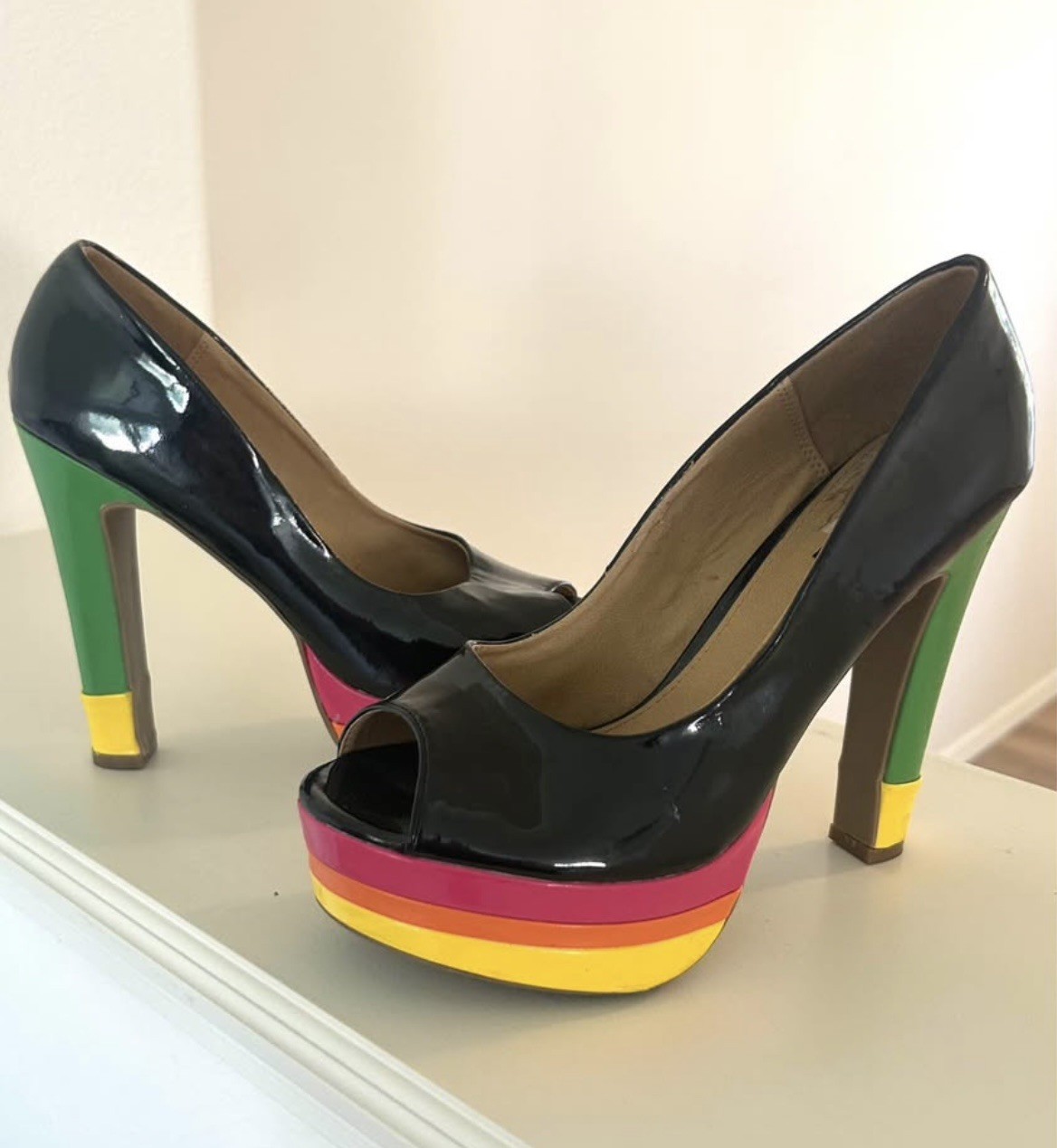 Black Patent Peep Toe Platform Heels 7.5 Pink Orange Yellow Green Sole EUC