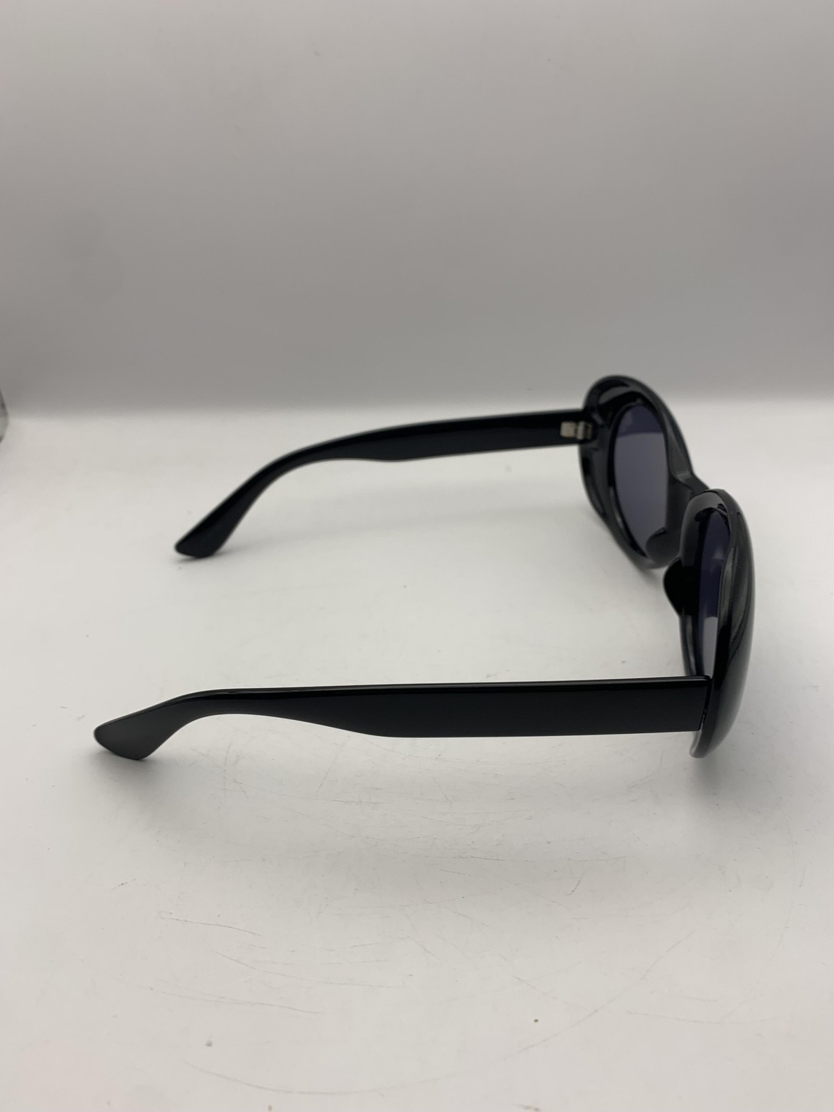 Elizabeth And James Sunglasses WG01SU01 Black Oval Womens Gray Oversized China