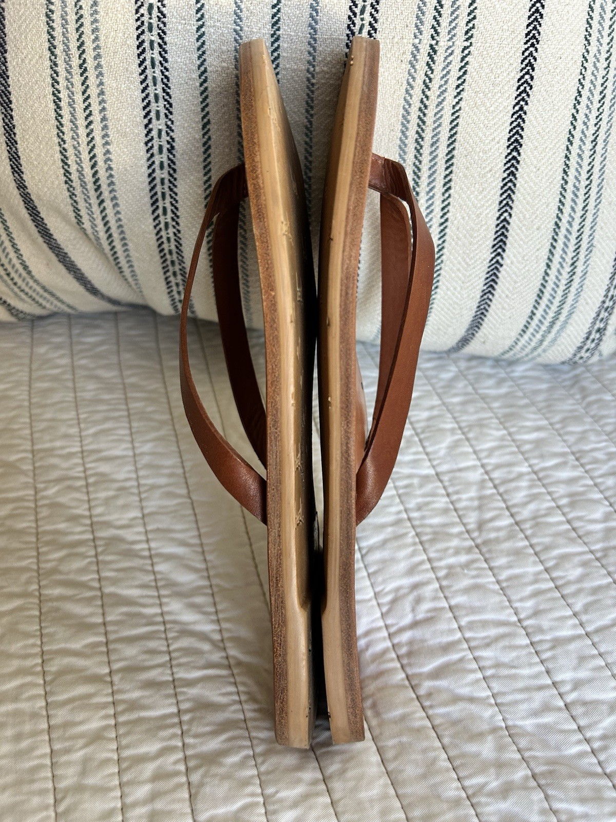 Beek Leather Sandals Flip Flops Thongs Size 8 Brown Tan EUC