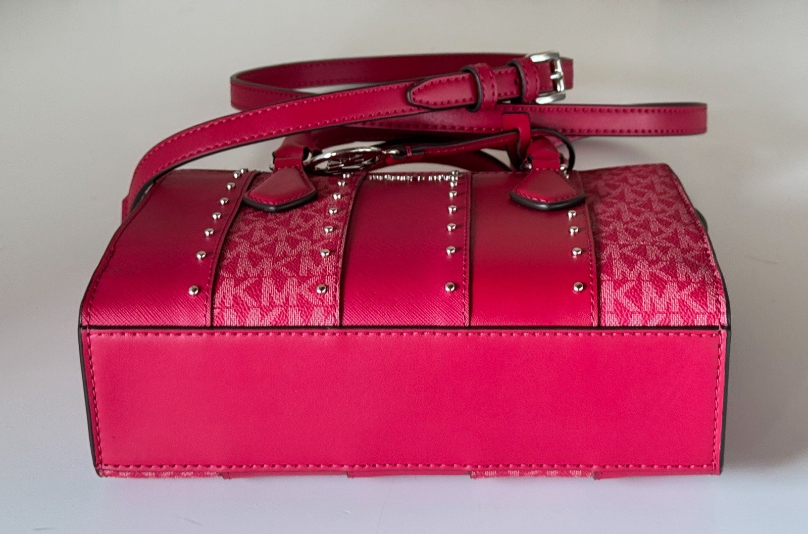 MICHAEL KORS SHEILA SMALL CENTER ZIP SATCHEL SHOULDER BAG MK DARK RASPBERRY