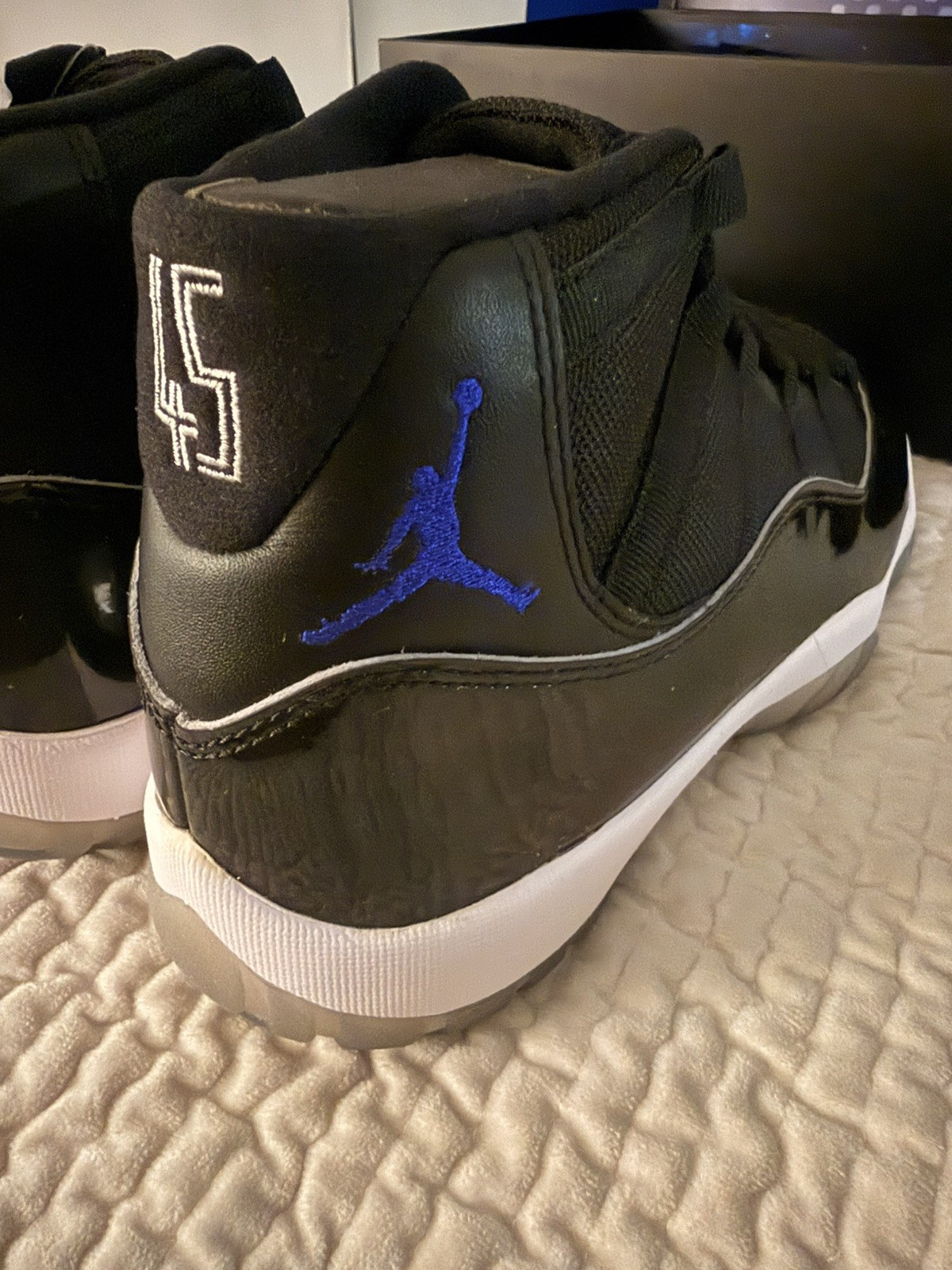 Air Jordan 11 Retro High Space Jam 2016 Size 10, Black/Multicolor