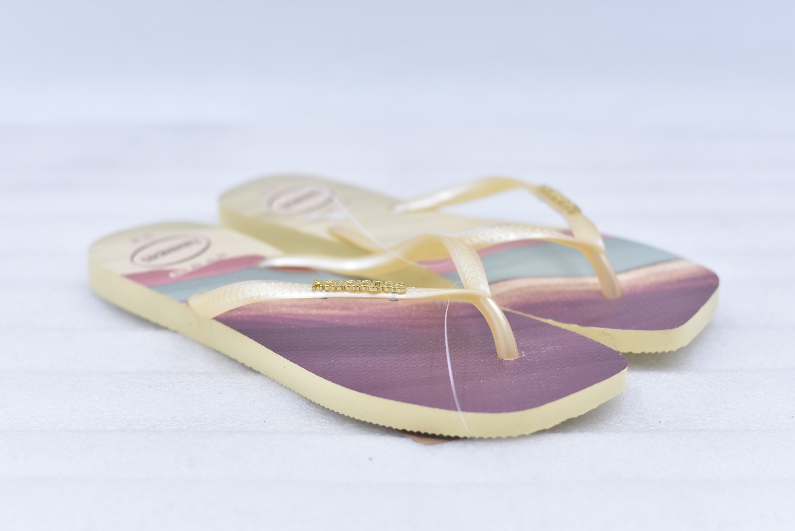 Womens Havaianas Slim Square Flip-Flop Sandals – Buttercream Size 9/10(EU 41-42)