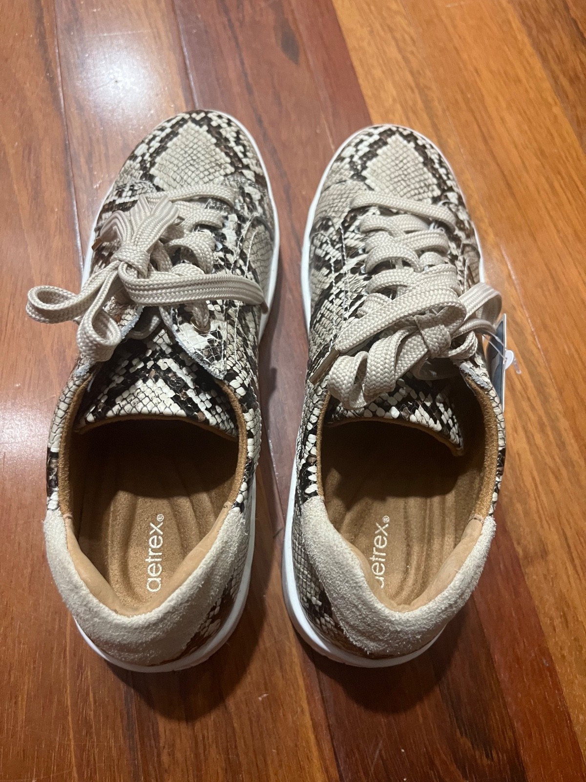 Brand New Aetrex Blake Comfort Sneaker Size 8.5 Free Shipping