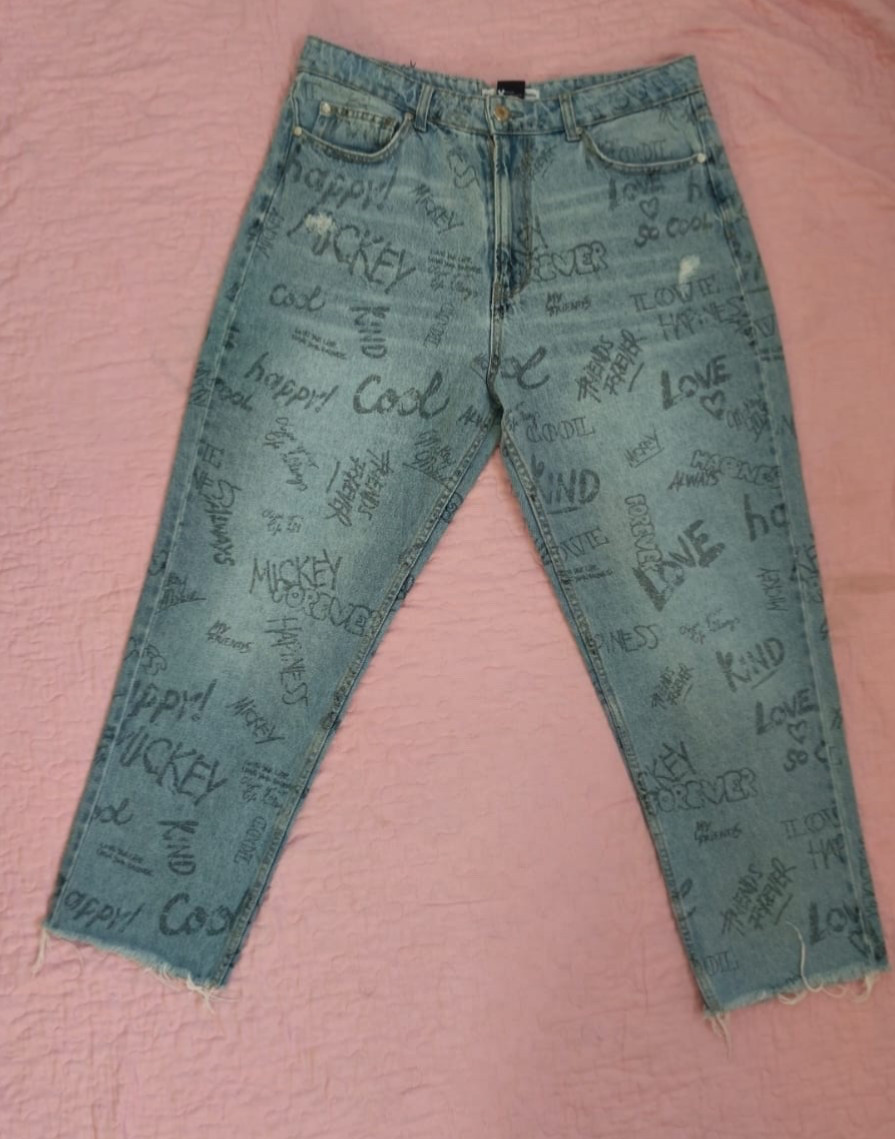 Disney Mickey Mouse Stradivarius Mom Jeans EUR 44 UK16 Graffiti Print