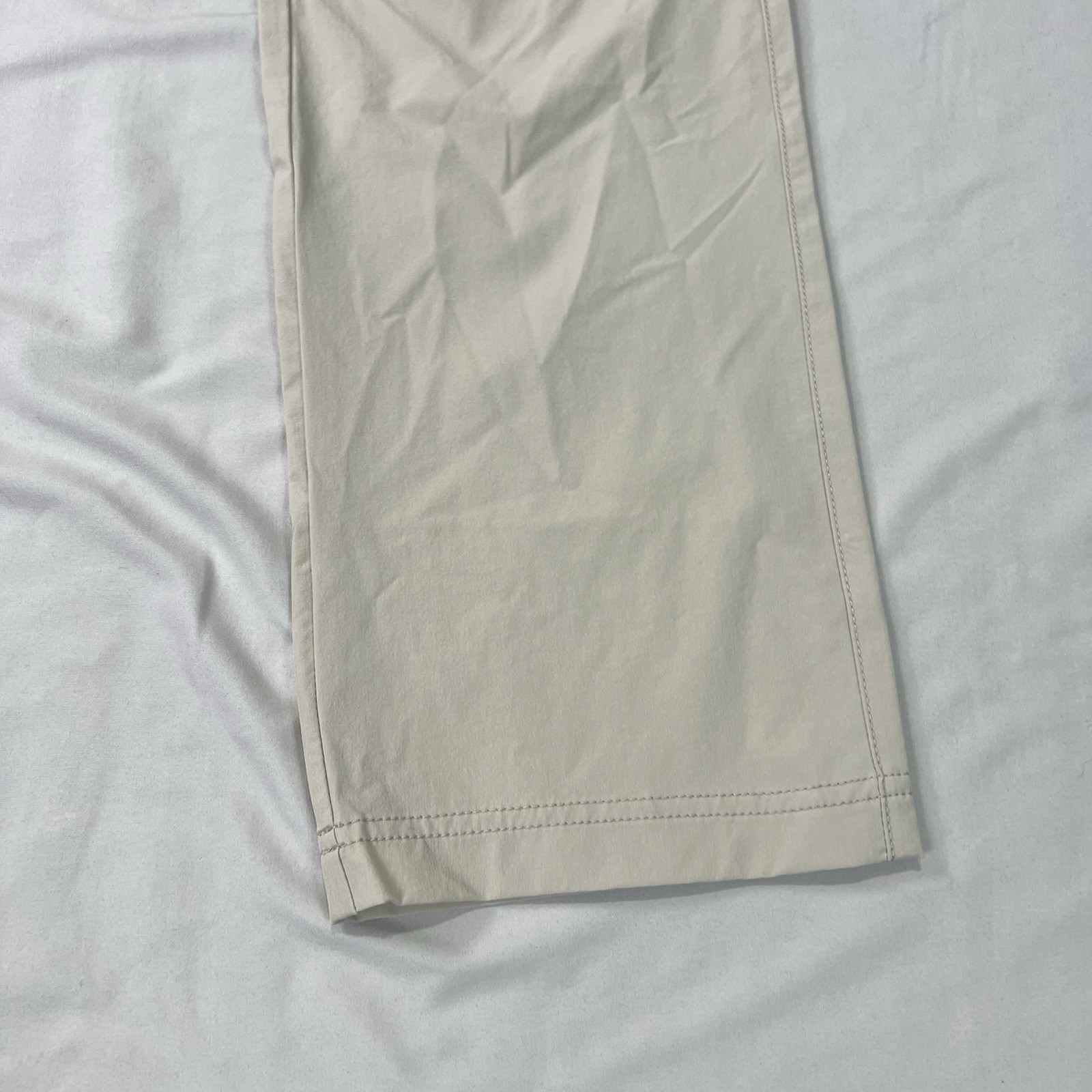 Ultimate Terrain Cargo Pants Womens 8 Beige Stretch Outdoor Water Resistant NWT