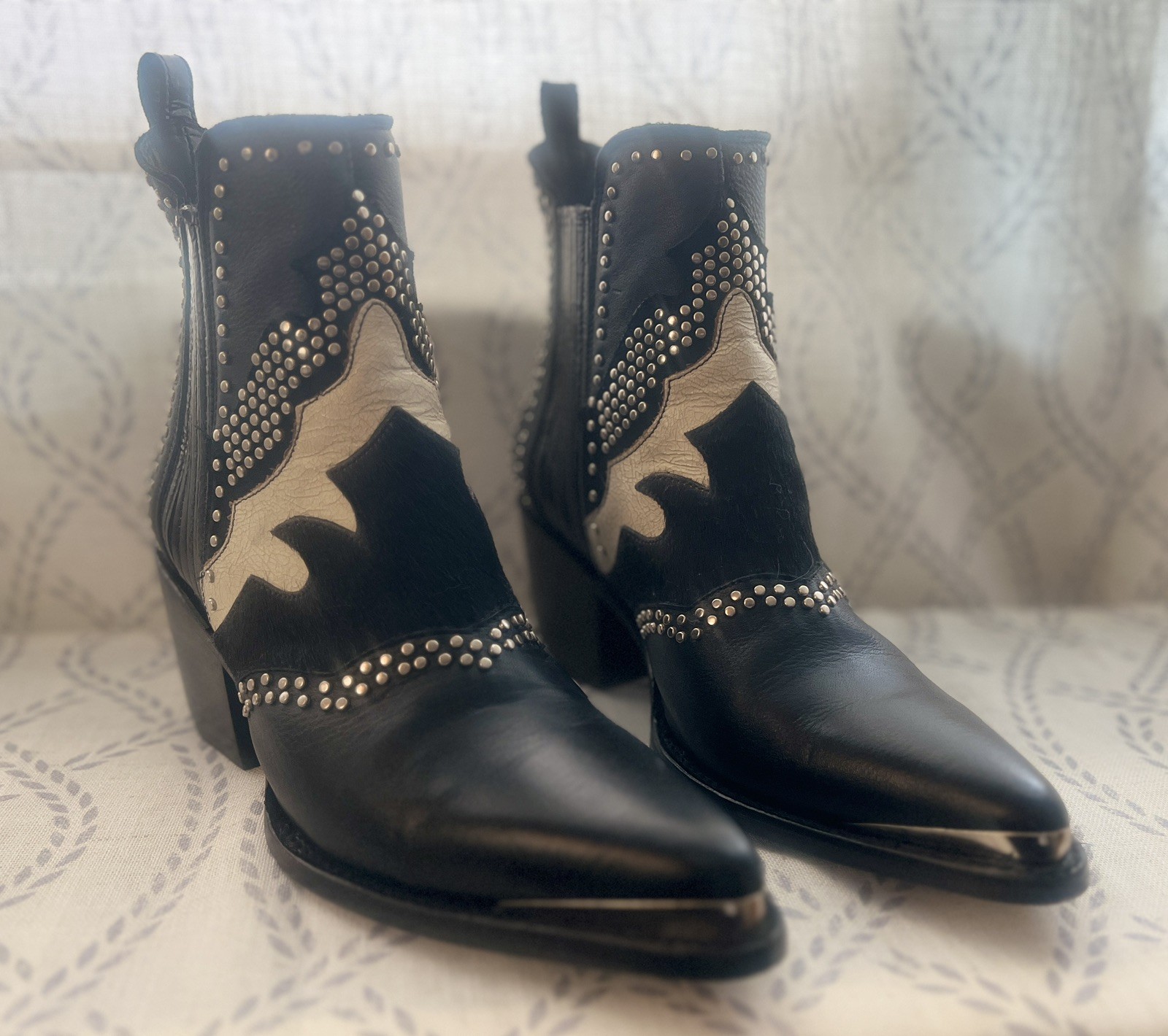 MEZCALERO leather boots black & ivory. Silver details and silver tip. SIZE 10