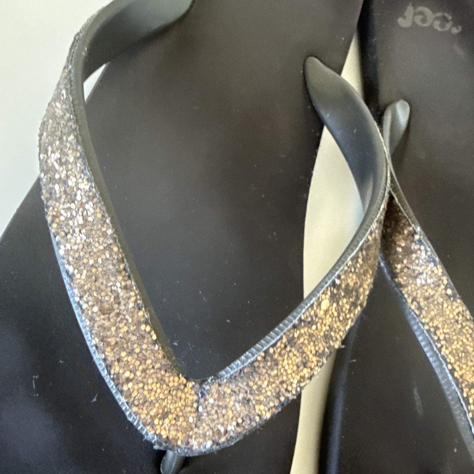 Reef Women’s Flip Flops Slip-On Sandals, Size 8 Sparkle Brown Gold Tone Casual