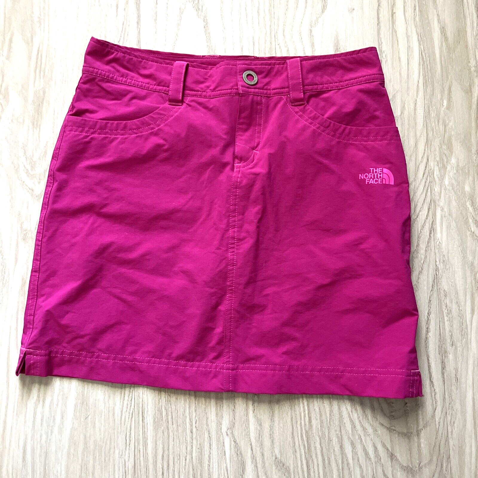 Women’s~The North Face~Pink~Logo~95%Nylon/5%Spandex~4 pockets Skirt Size 0~MINT~