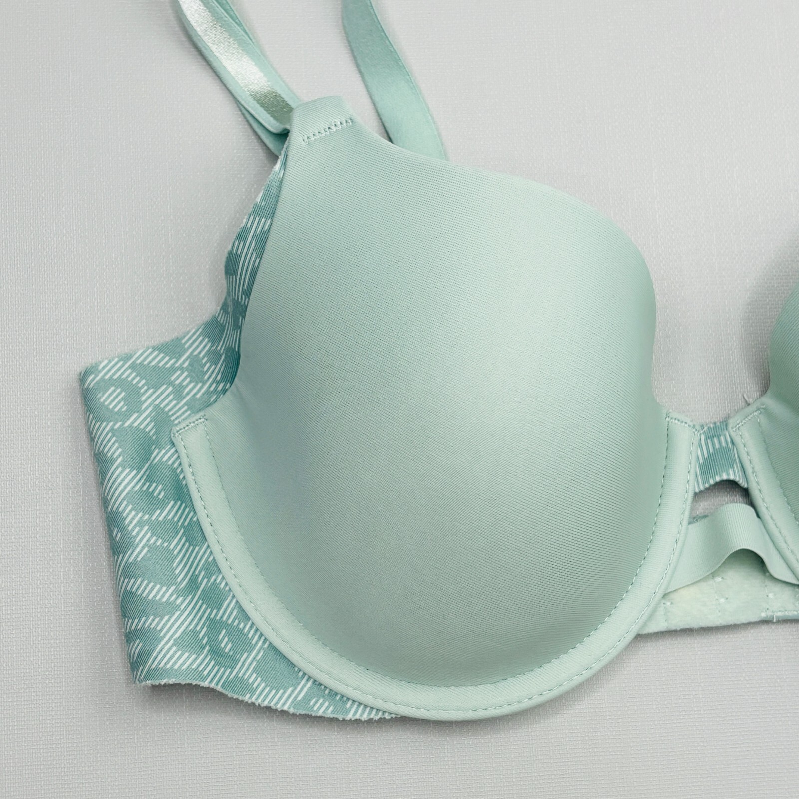 Warners No Side Effects Bra 34B Green Satin Padded Cups Back Smoothing 5781