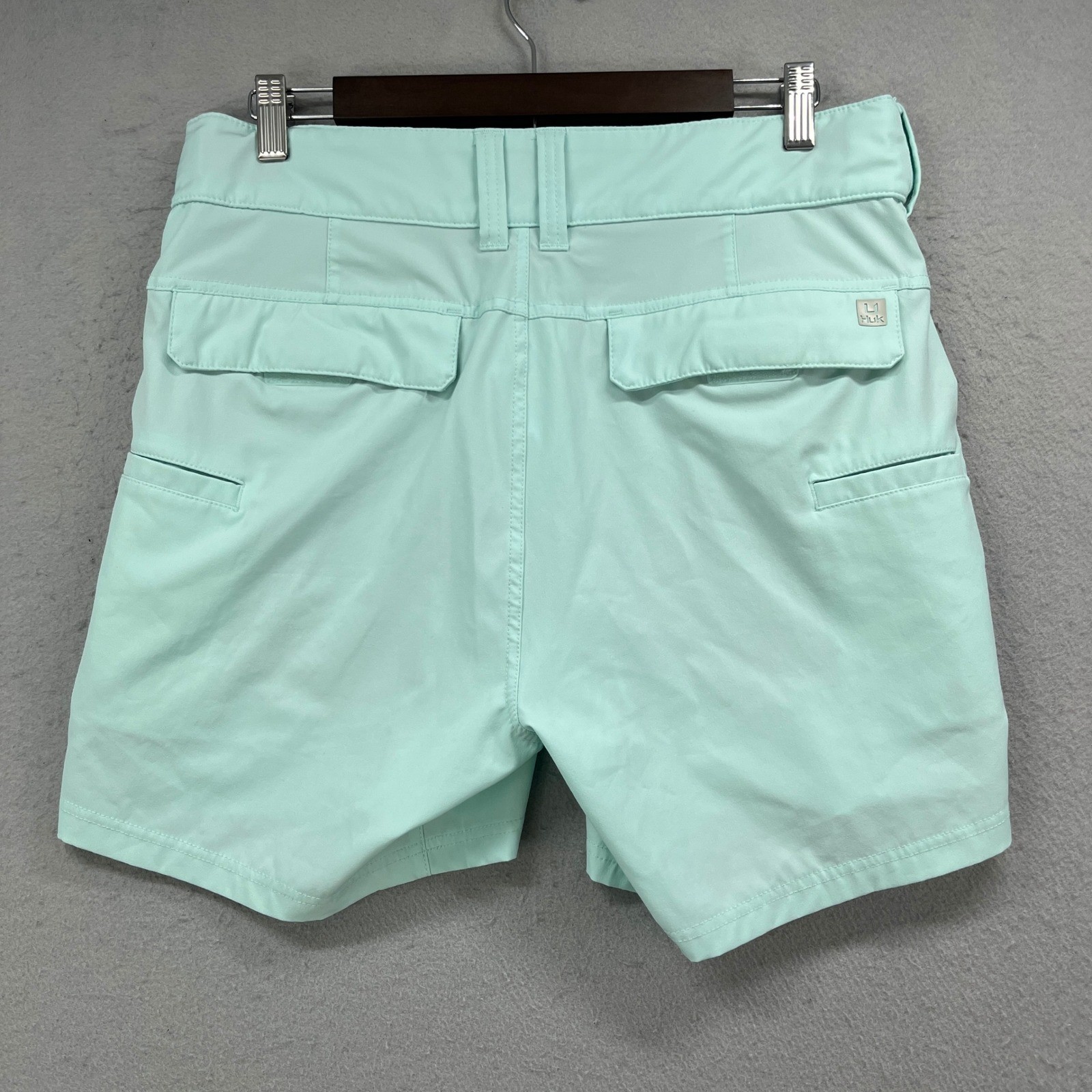 Huk Fishing Shorts Mens M Aqua Blue Stretch Performance Outdoor Angler Guide