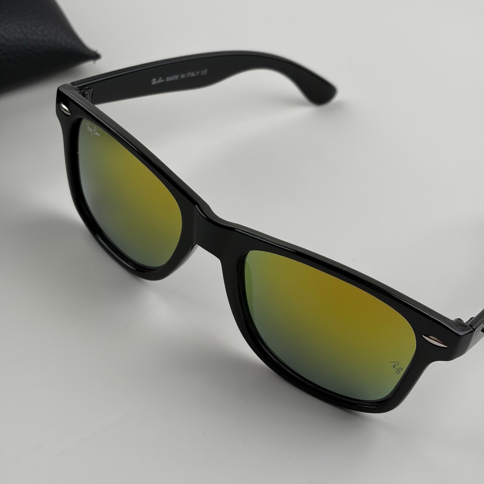 New In Box – Ray-Ban Polarized RB2140 Black Green Sunglasses Full Set