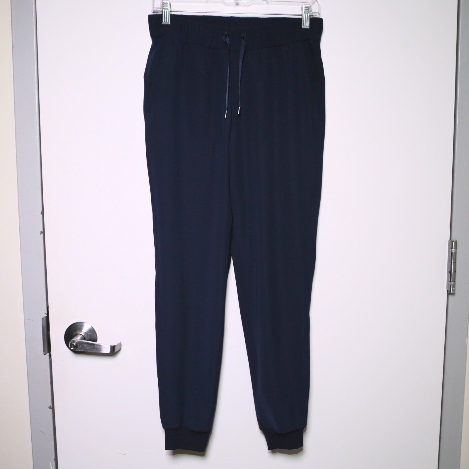 $118 LULULEMON – W5BZDS True Navy Blue On the Fly Jogger Pants – Women’s 4 🔥