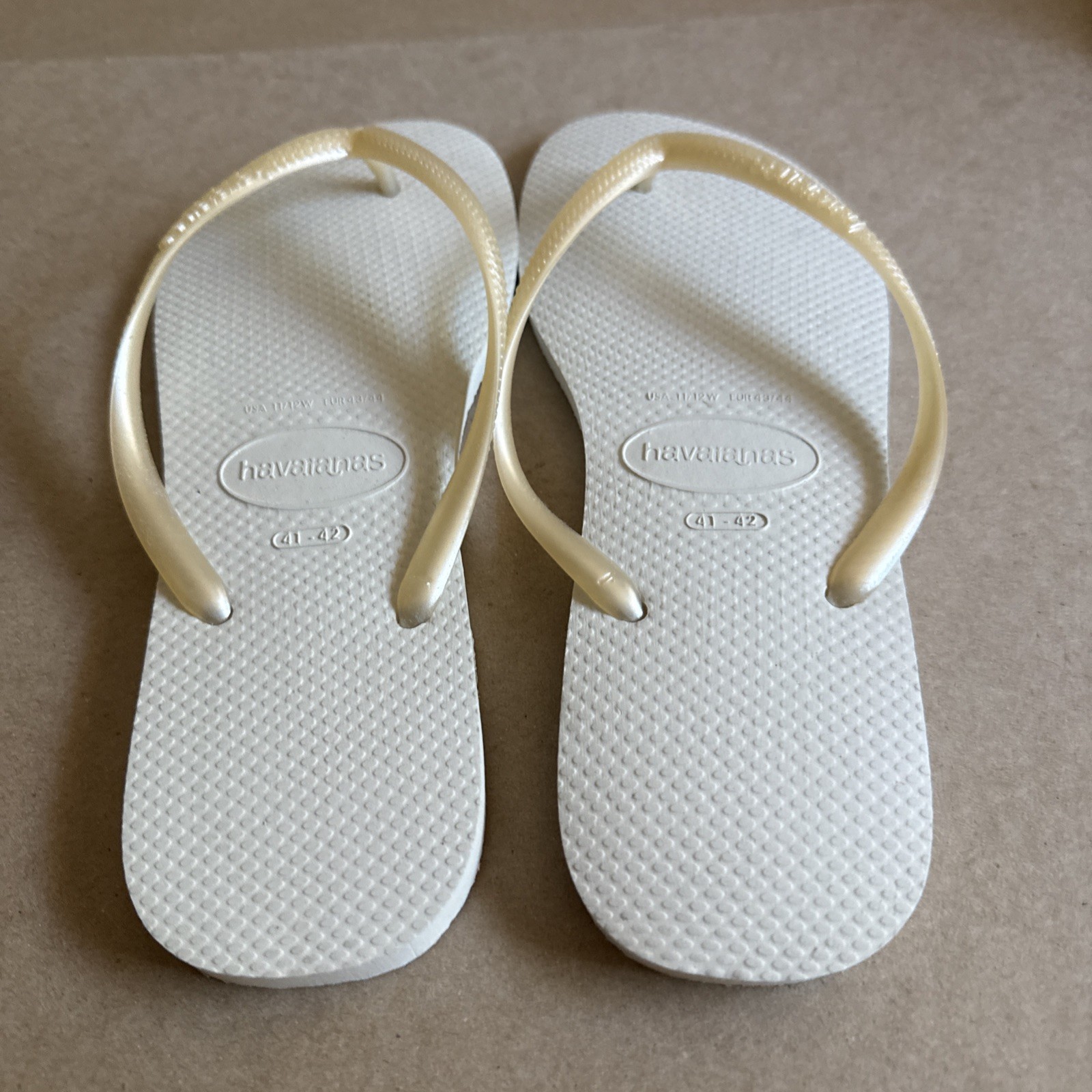 Havaianas Slim White Pearlized Straps 41/42 – New