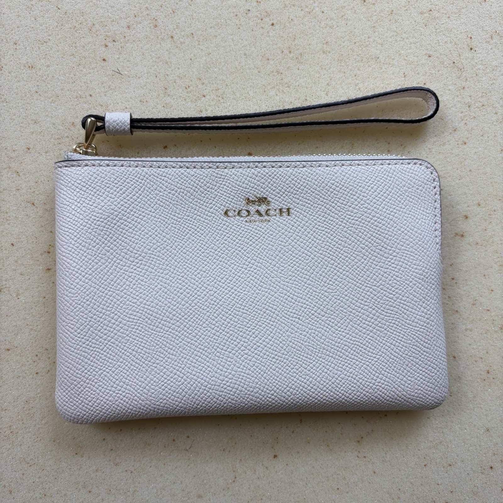 Coach Corner Zip Leather Wristlet White 6×4 Inches