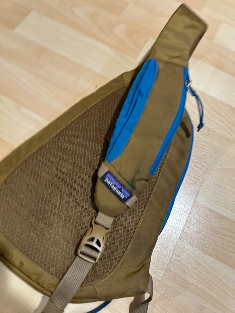 Patagonia Atom Sling 8L Crossbody Bag Blue Green Logo Hiking Adjustable