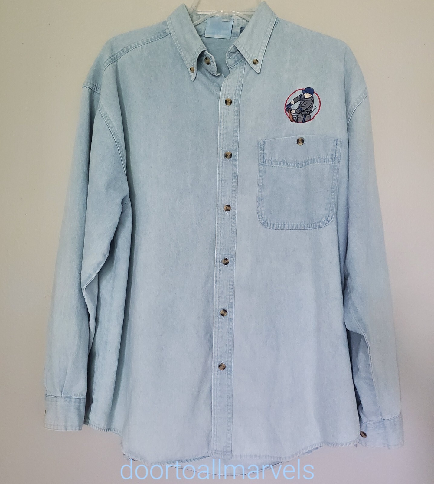 Blue Pointe Baseball Denim Button Down Shirt Men sz Medium Made in Oman Uncommon
