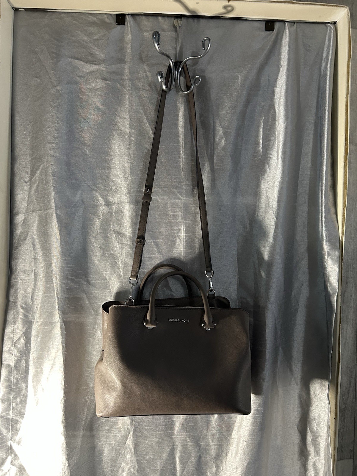 Michael Kors Savannah Large Leather Satchel Dark Taupe 13“L, 9-1/2 H, 5” W