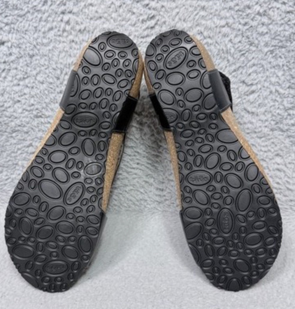 Taos Fame Womens Size 41 US 10-10.5 Sandals Shoes Black Leather Wedge Ankle