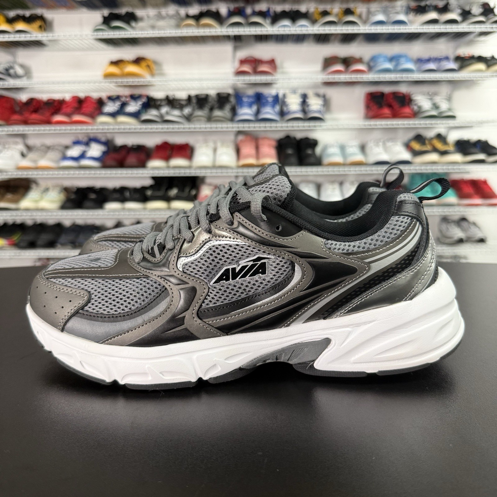 Avia 5000 Performance Walking Sneakers Grey Black White Men’s Size 11.5