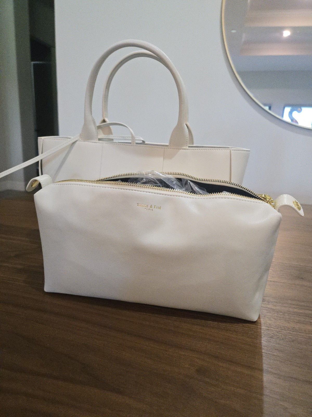Tiffany & Fred Woven Smooth Leather Tote Bag w/ Inner Pouch And Gold Hardware