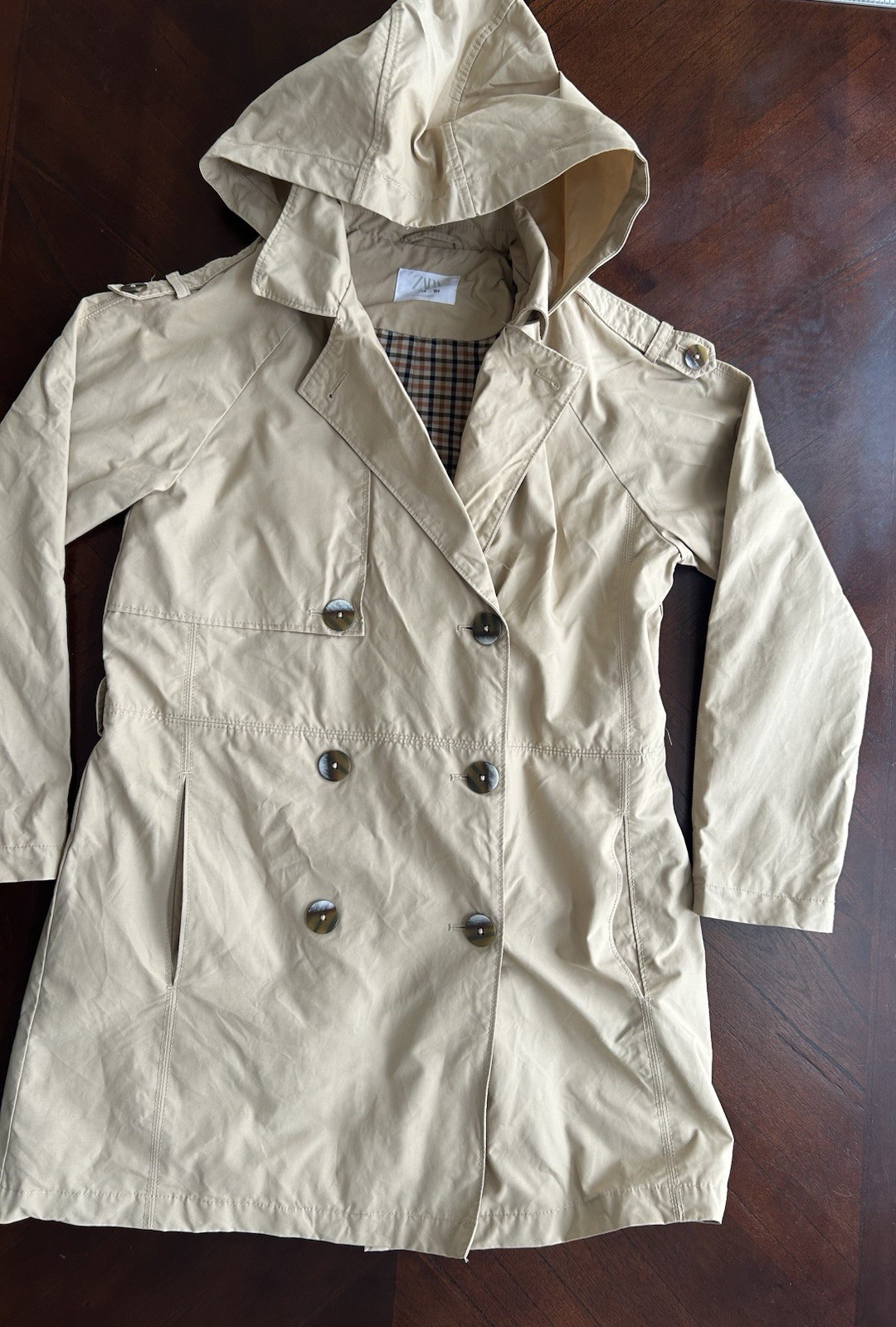 Zara Hooded Double-Breasted Trench Coat in Beige girl size 13-14
