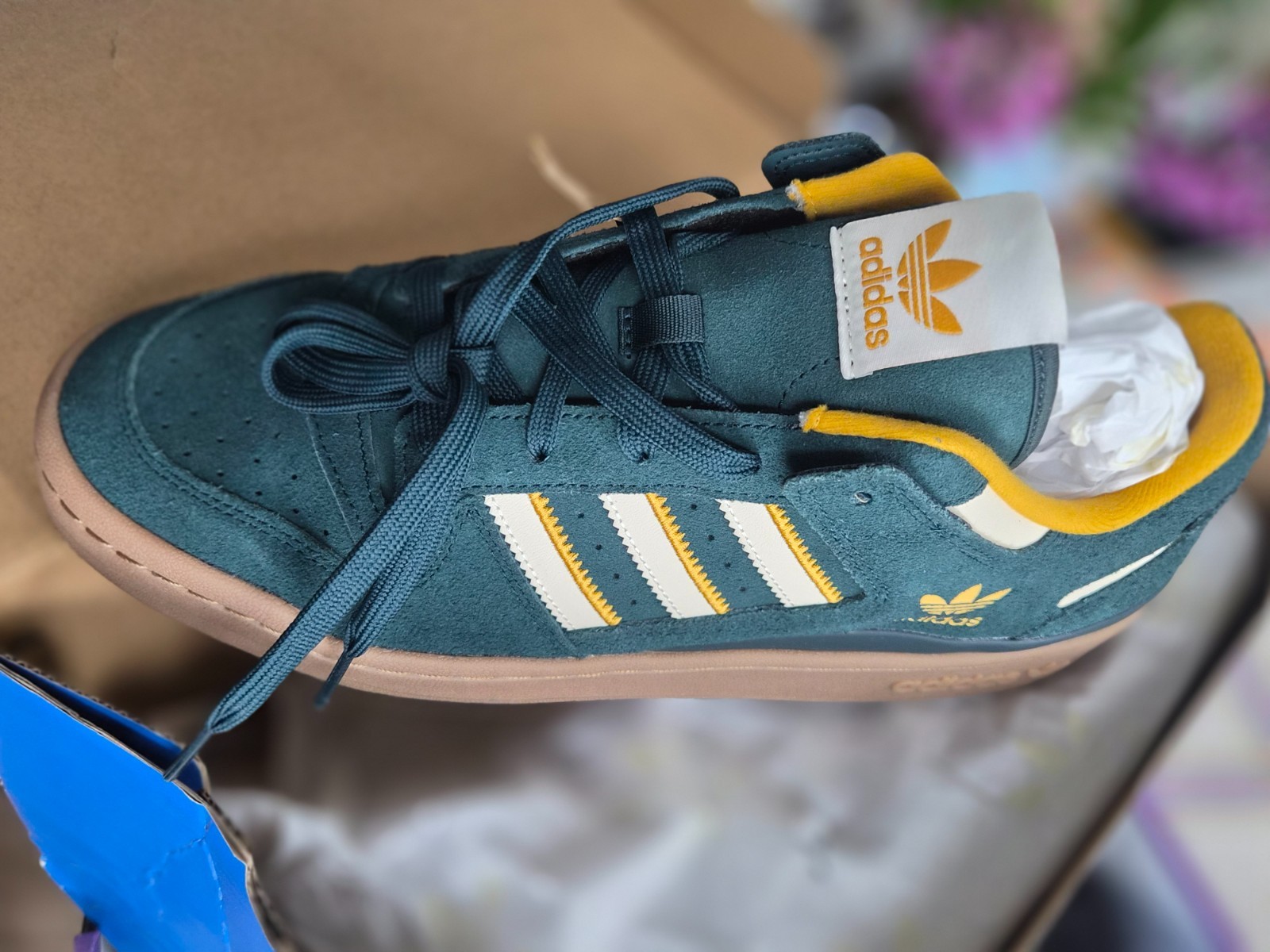 Size 10 – adidas Forum Cl Low Aurora Ivy/Wonder White/Preloved Yellow