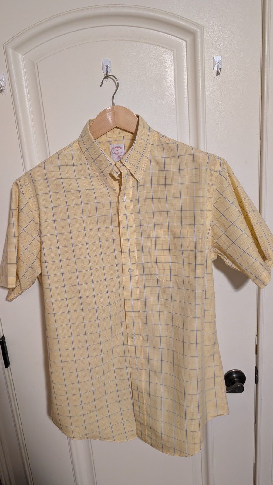 Brooks Brothers Men’s M Non-Iron Yellow Blue Plaid Cotton Short Sleeve Shirt