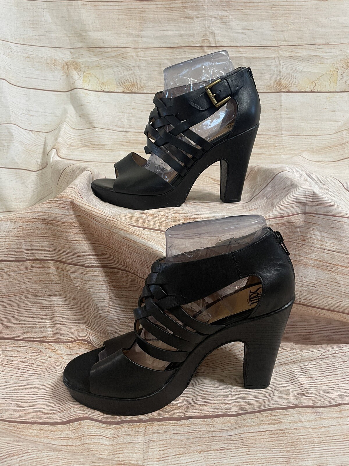 Sofft Ohanna Black Vowen Leather Heel Sandals size 11W