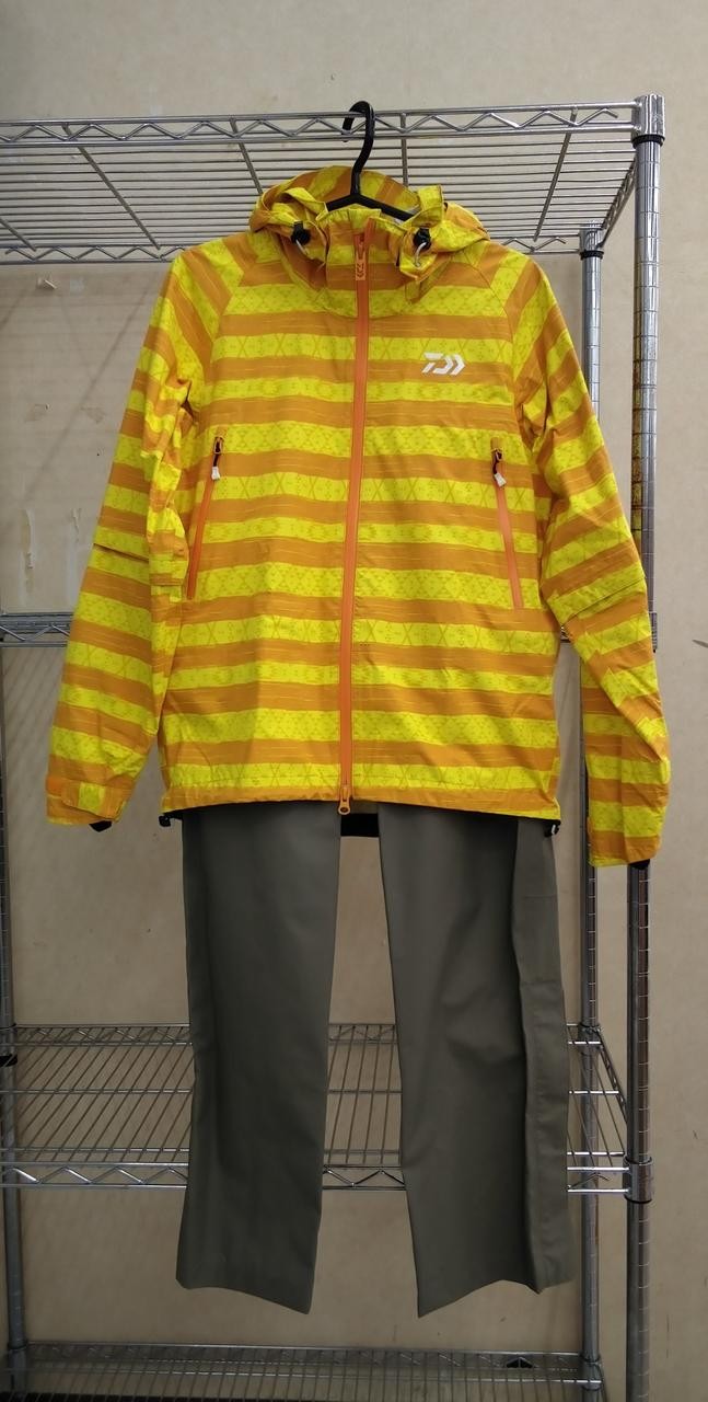 DAIWA Women’s M Jumpsuit Set Removable Hood and Sleeves All-in-One