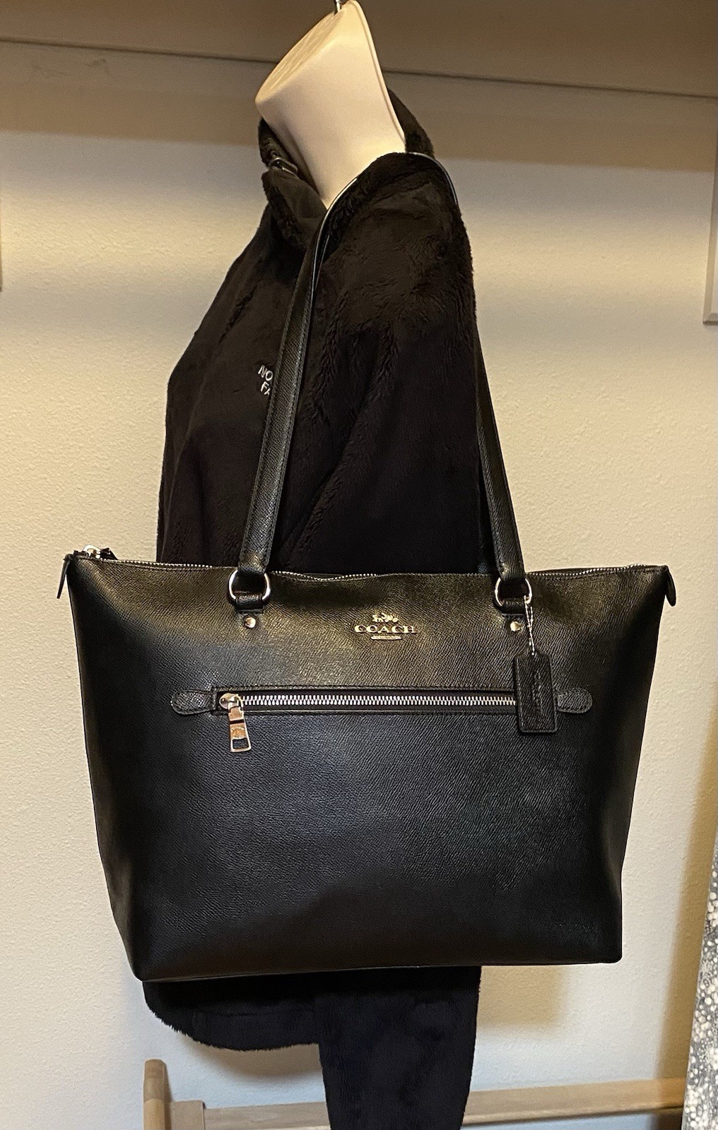 Coach F79608 Gallery Tote In Black Crossgrain Leather