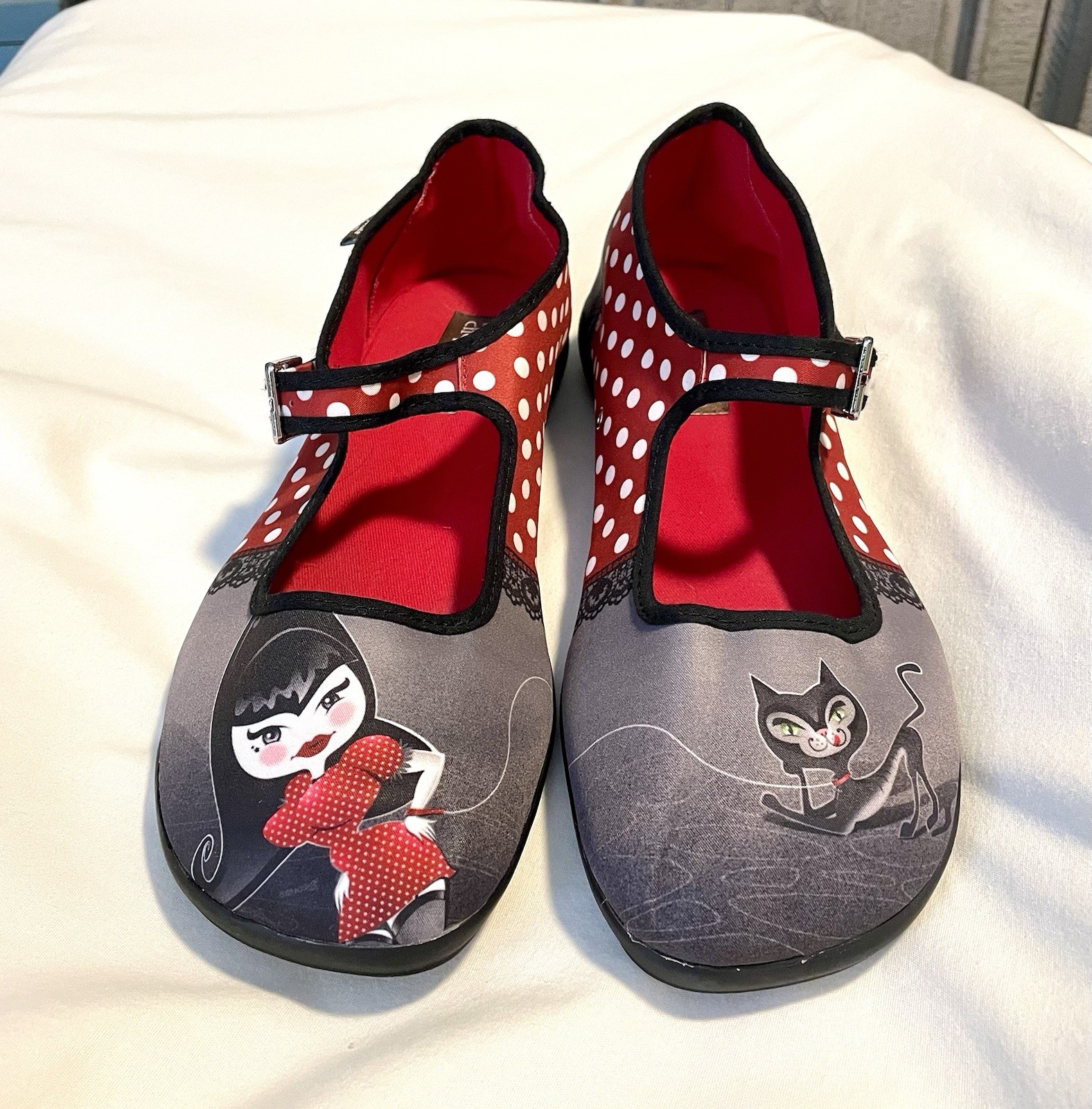 Hot Chocolate Design Chocolaticas Petunia(?) Mary Jane – Gothic Wolf – Sz 8 1/2