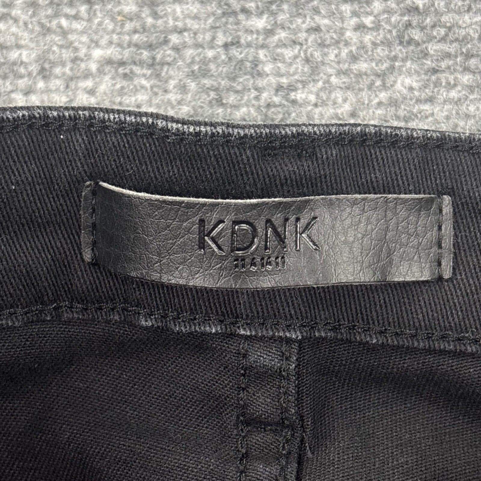 KDNK Distressed Skinny Jeans 30W x 29L Black Paint Splatter Side Stripe Men’s