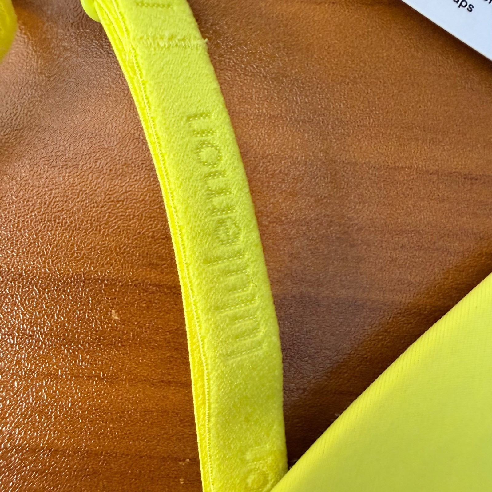 Lululemon License to Train Triangle Bra A/B Electric Yellow BEAY Size 4 LW2EGJS