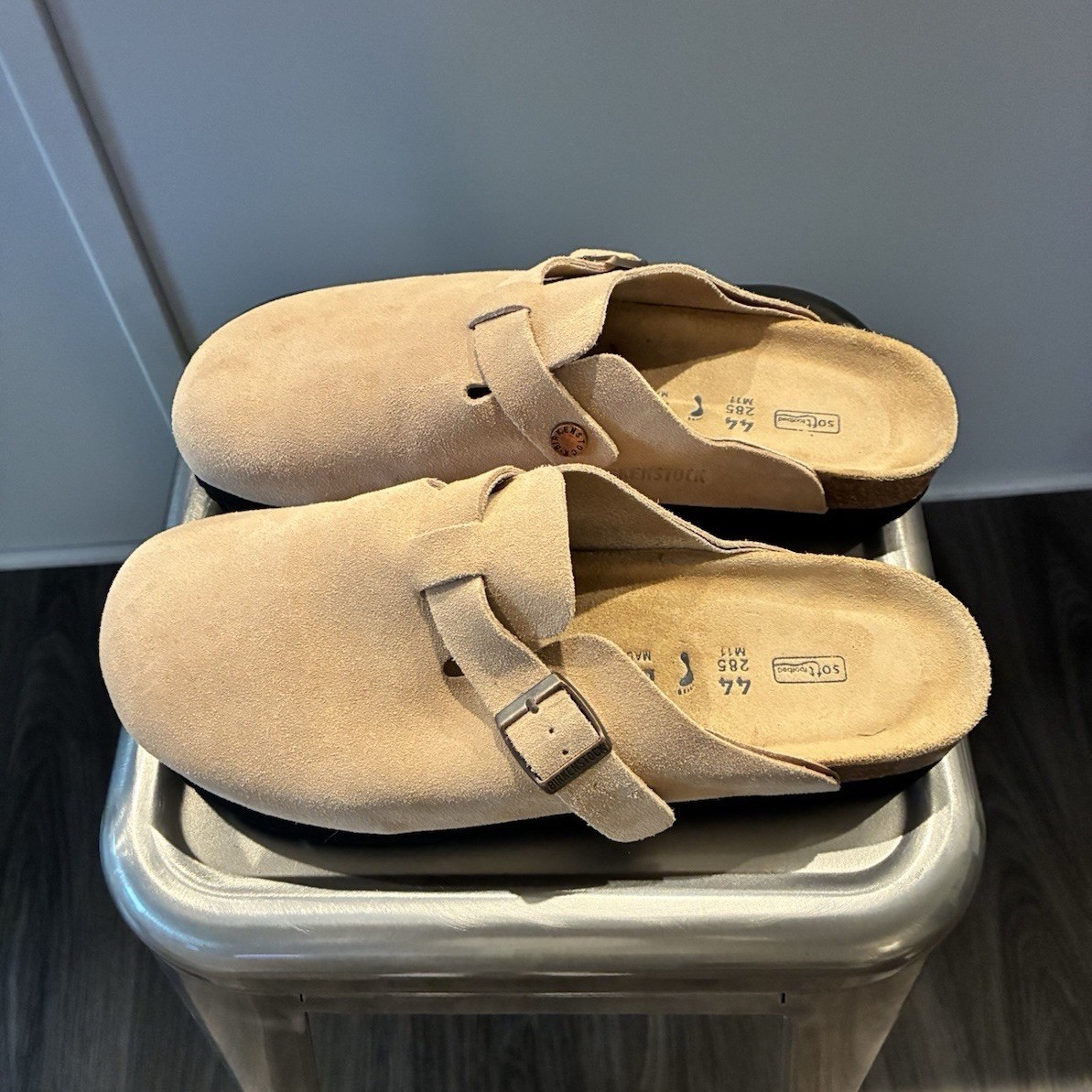 Birkenstock Boston Beige Suede Soft Footbed Clogs Buckle Slip-On Men’s 11