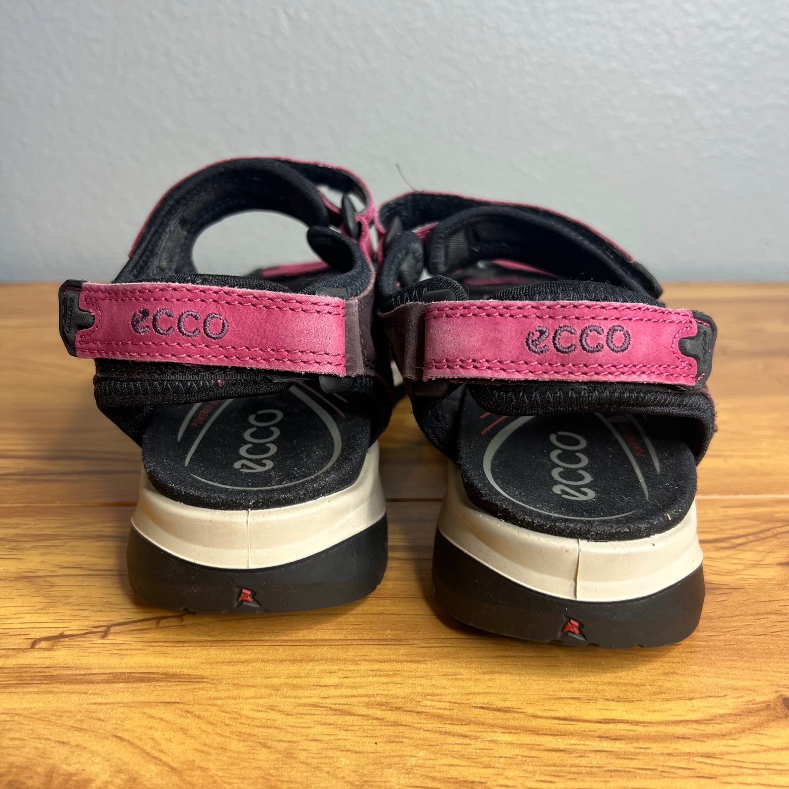 ECCO Offroad Yucatan Sandals Womens Size 40 Hiking Sport Outdoor Strappy Walking