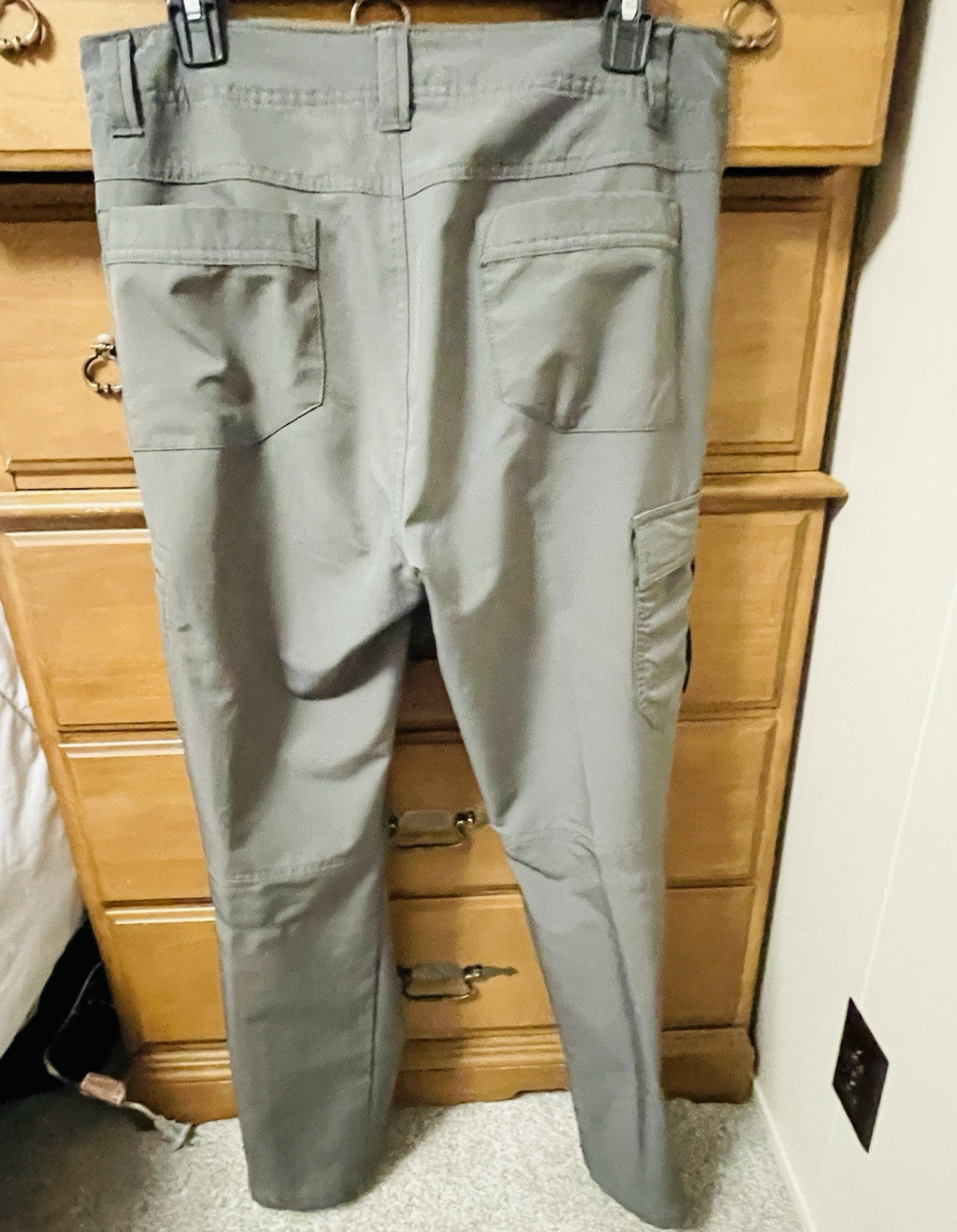 NorthCrest Men’s Gray Solid Cargo Flat Front Pants Pockets Button Zip 32/30