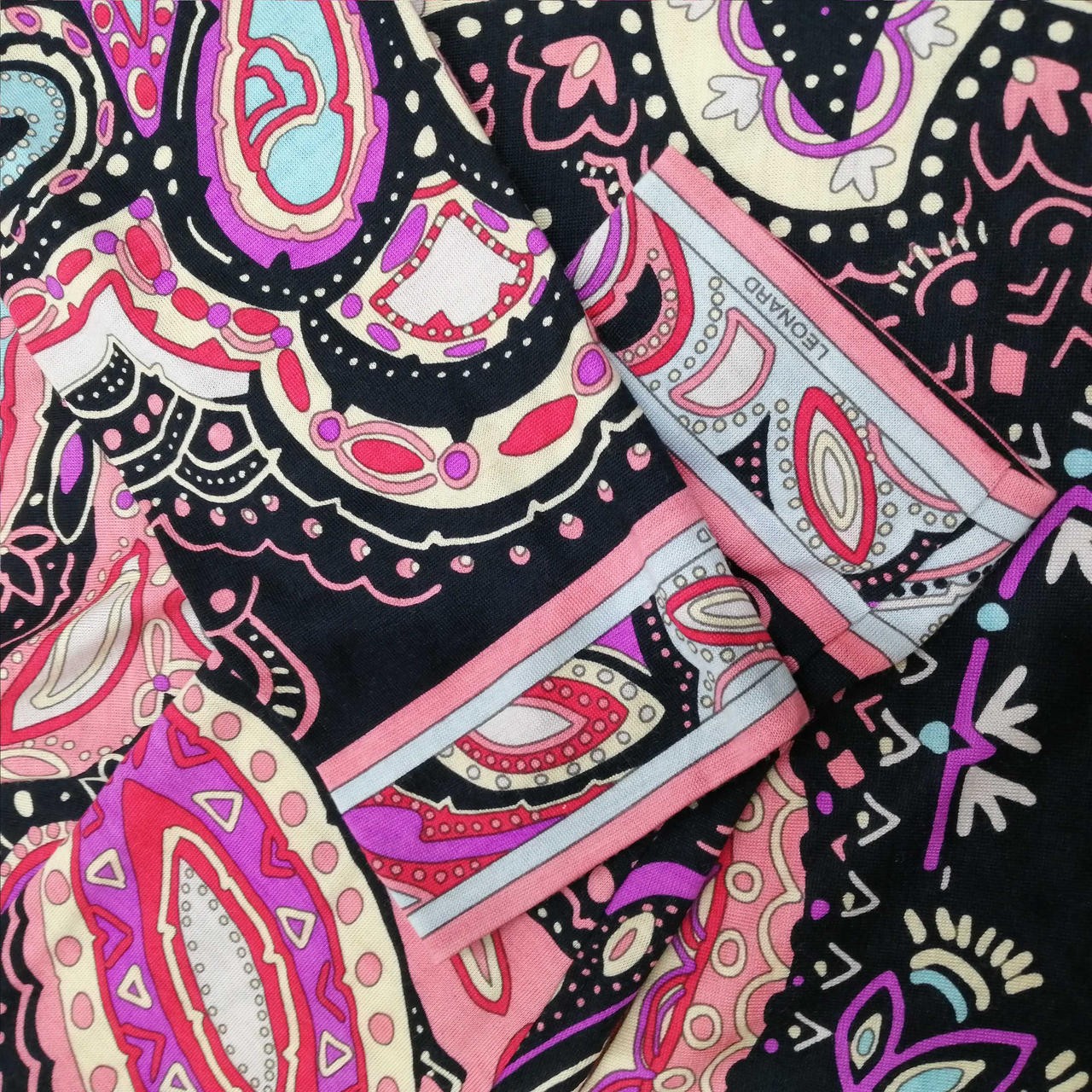 Leonard Paisley Pattern L/S Cut & Sew T-Shirt Women’s Medium Black
