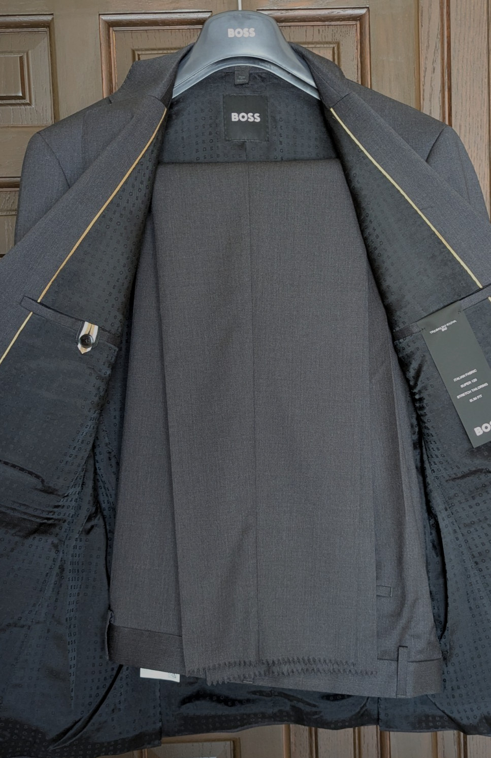 HUGO BOSS Huge 100% Virgin Wool Suit, Solid Dark Grey, Size 42 R NWOT