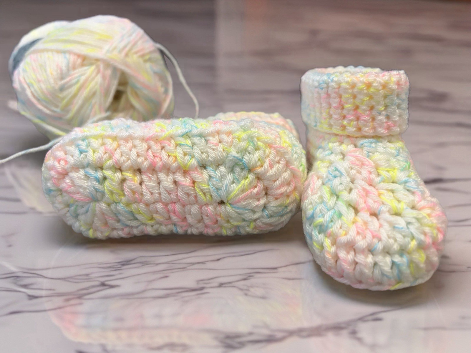 Handmade Crochet Baby Layette Set 4pc Sweater Pants Hat Booties 0-3 mo