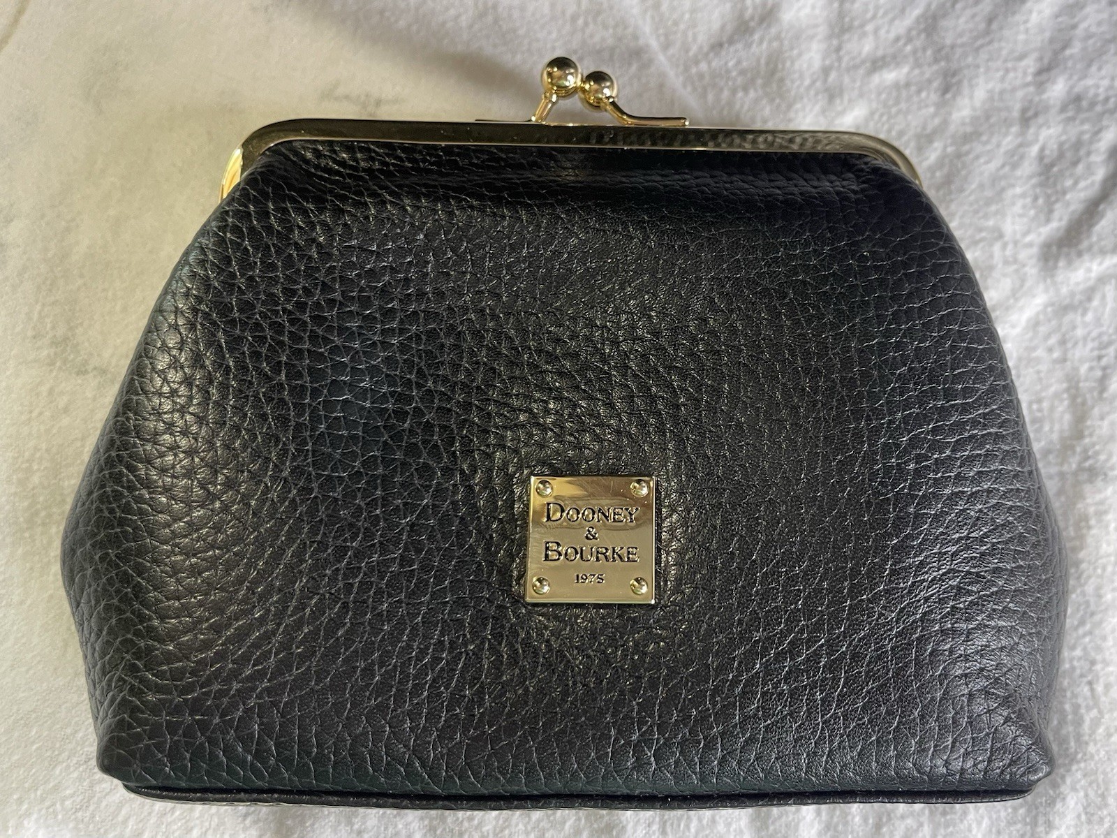 Dooney & Bourke Pebble Grain Logo Lock Shoulder Bag With Wallet In Black