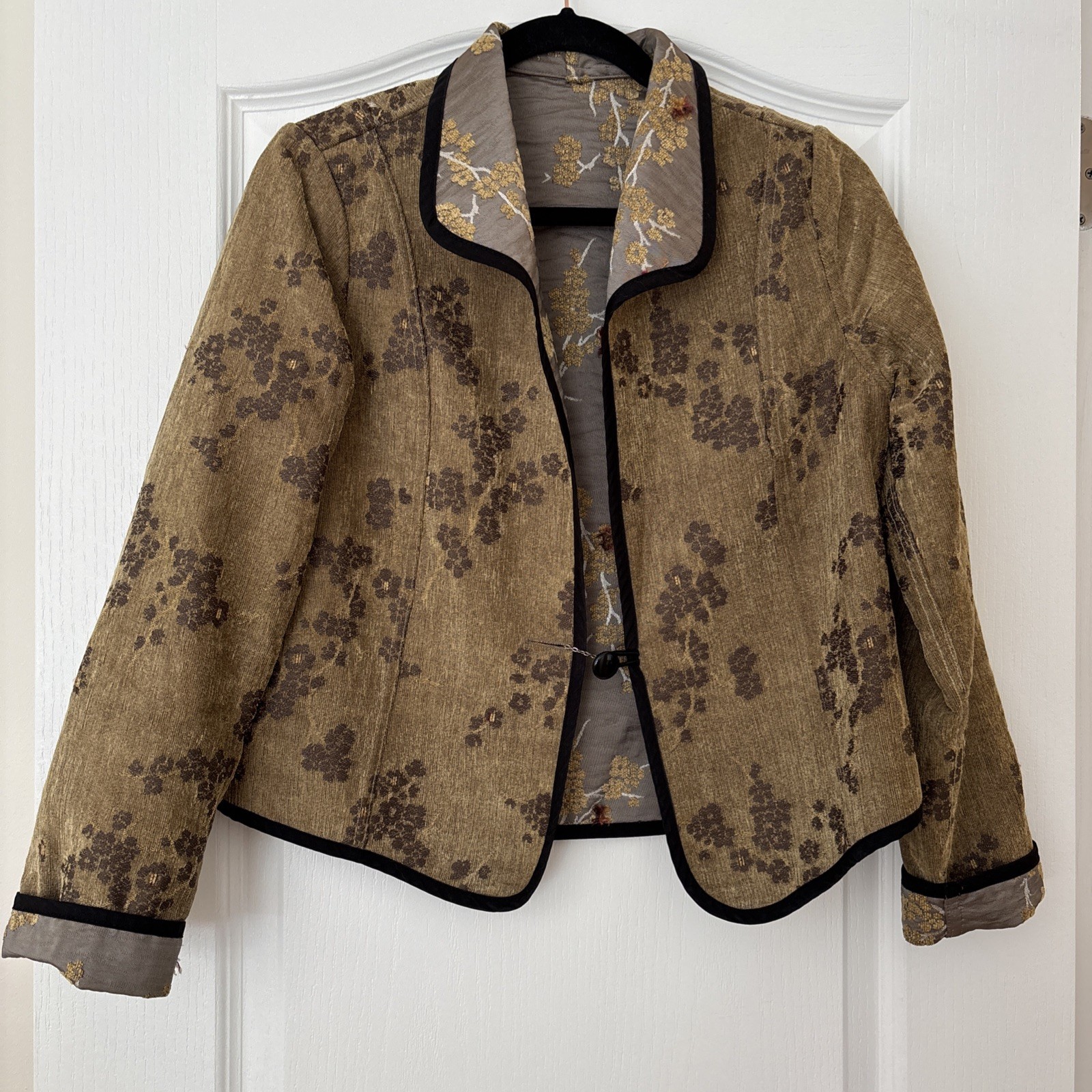 Unbranded Women’s Asian Style 2 Way Wear 1 Button Jacket Size M USED