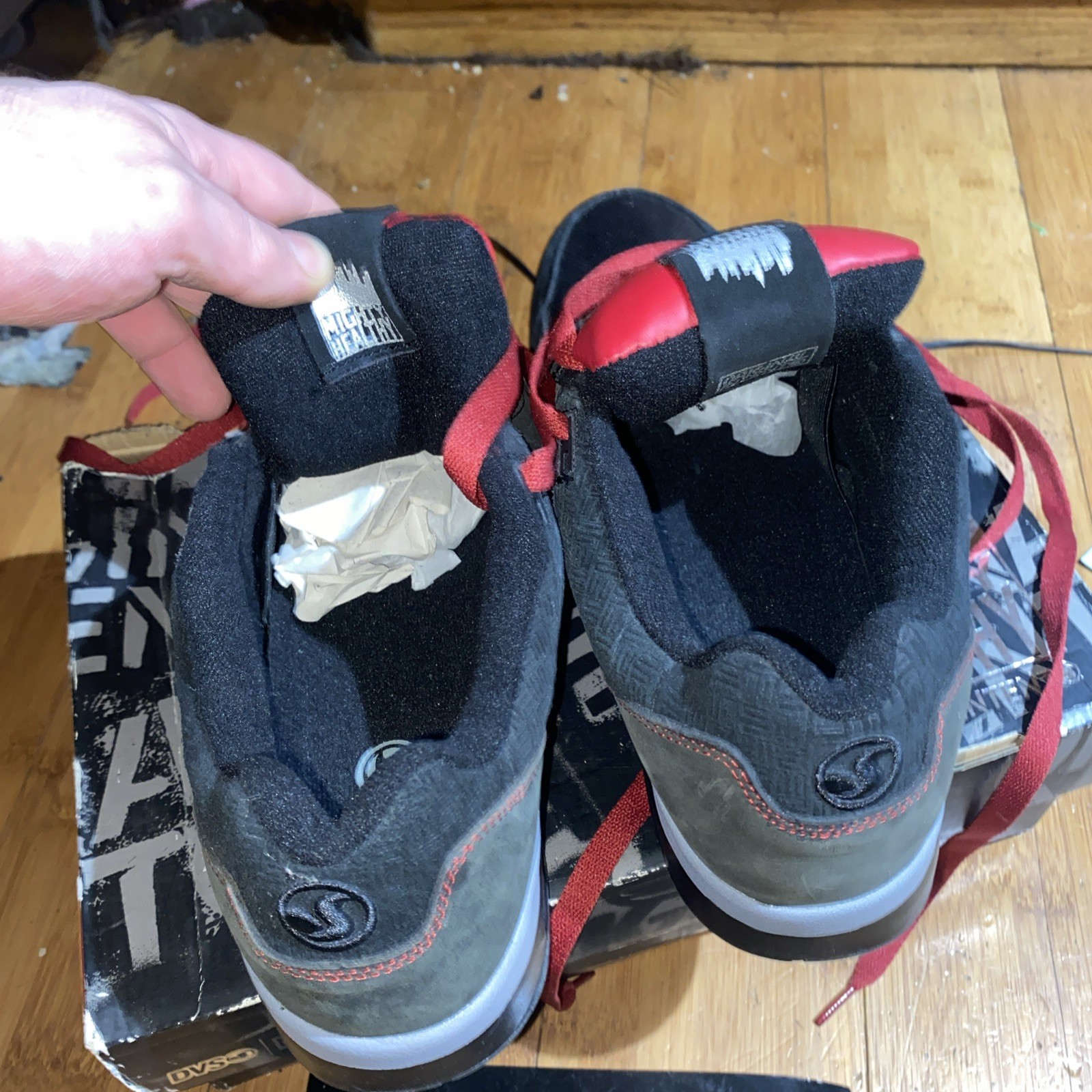 DVS Huf Mighty Healthy Size 10.5 With Box red black Brand New shoes & box