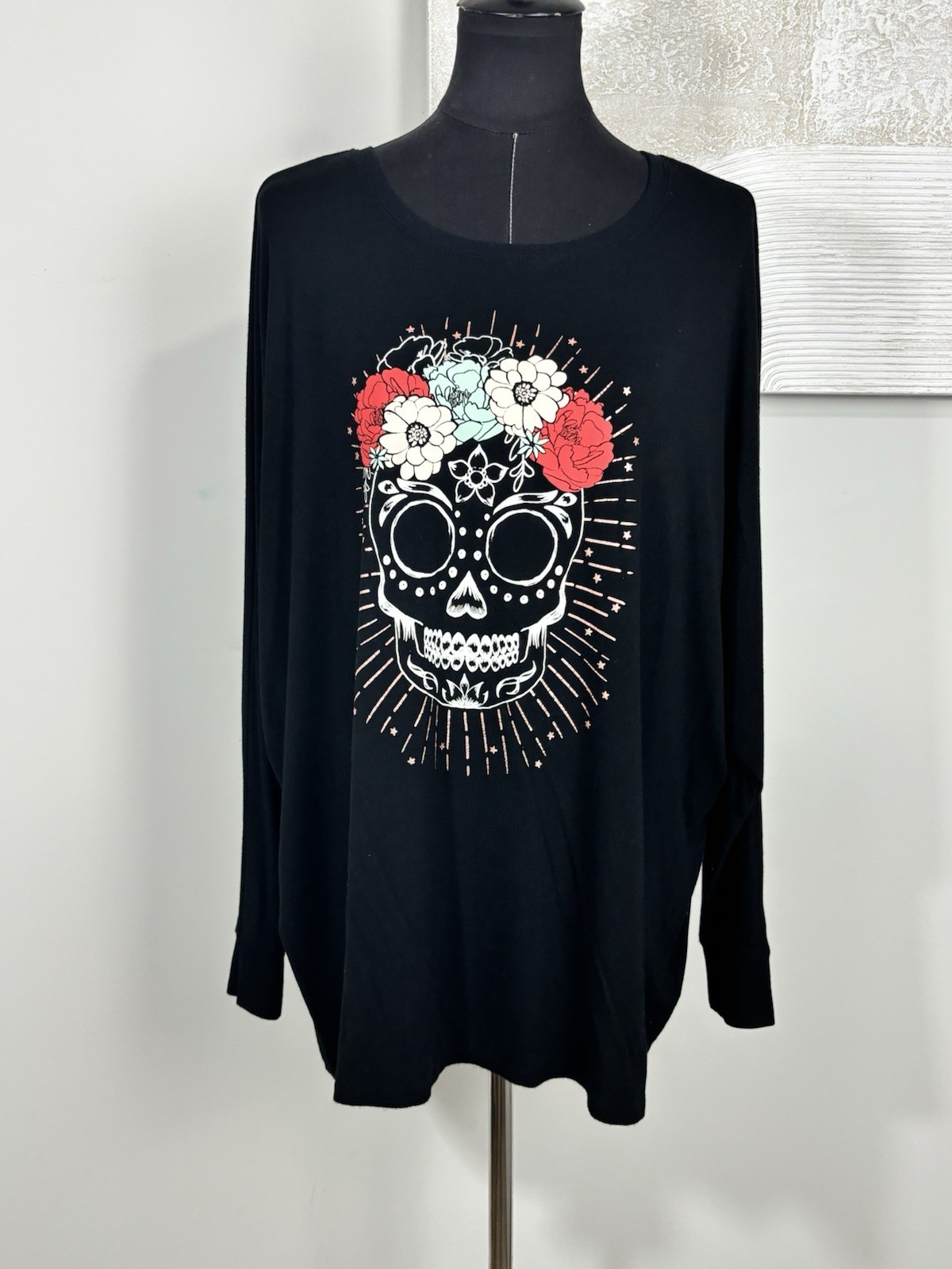 Torrid 1 Women 1X Black Sugar Dolman Skull Graphic Super Soft Knits Long Sleeve